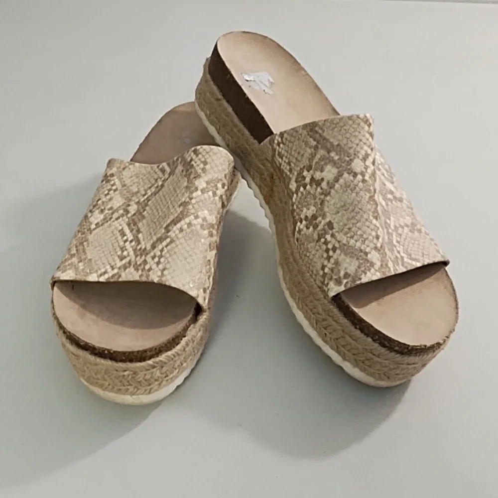 Dolce Vita Tan Espadrille Slide Platform Shoes